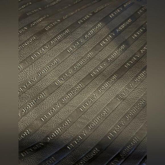 💋BETSEY JOHNSON Carson Tote 🌸 - Picture 8 of 11